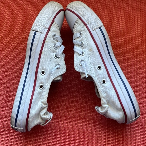 Converse all star chucks. Stretchy back slip on sneaker. Women’s size 6 - Picture 6 of 9
